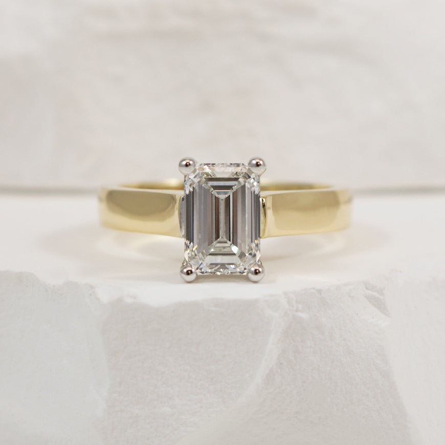 14KY Emerald Cut Diamond Solitaire Engagement Ring

14K Yellow Gold Lab Grown Diamond Solitaire Engagement Ring

Center - 1.51ct Emerald Cut Lab Grown Diamond VS1 Clarity, F Colour, Excellent/ Excellent Cut 

Finger Size  

