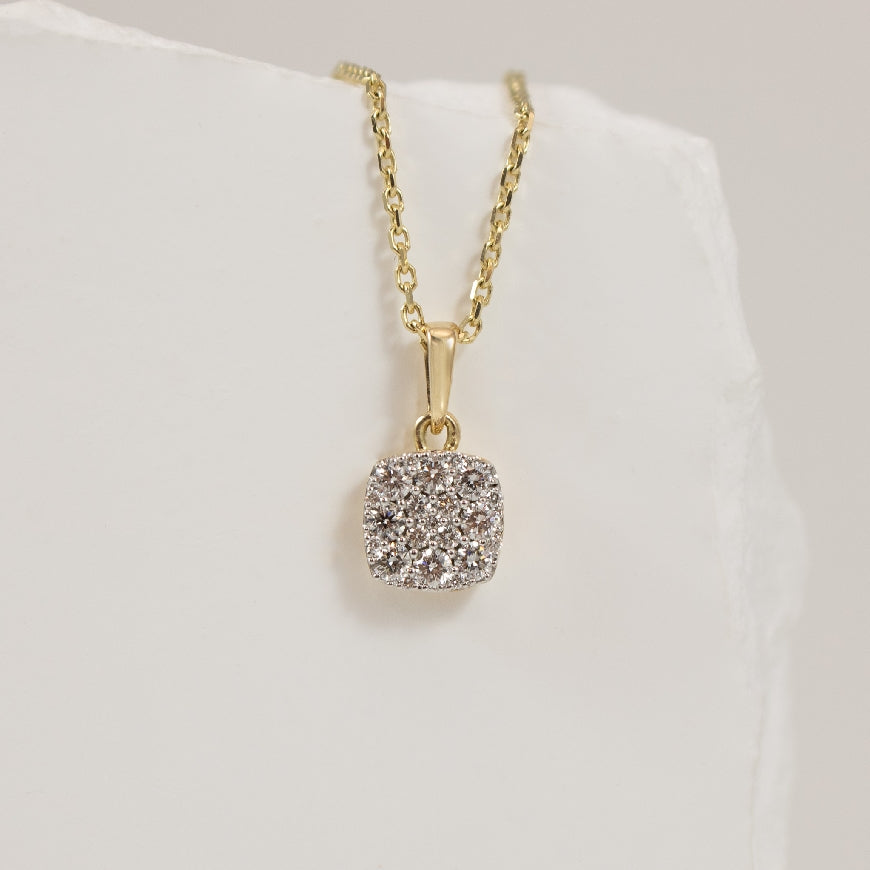 14K Modern 'Cushion' Cluster Diamond Necklace

14K Yellow & White Gold Roman & Jules Natural Diamond 'Cushion' Necklace 

0.25 Total Natural Diamond Weight SI1-2 Clarity, G-H Colour 

Chain Length 18' 


