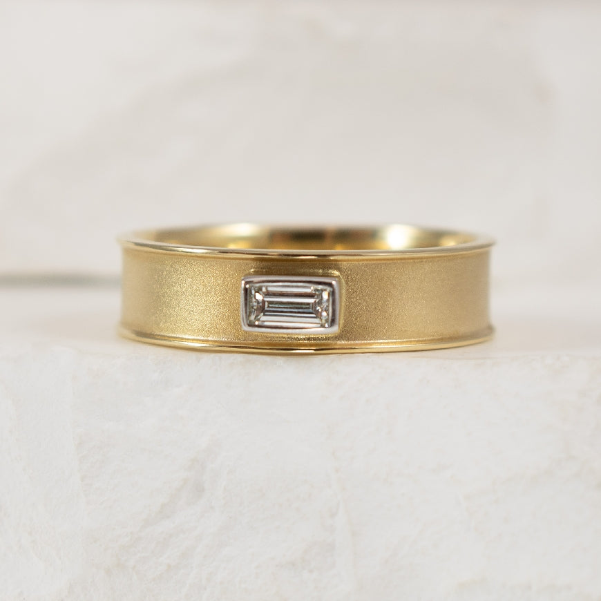 14KY Baguette Cut Diamond Brushed Band            

14K Yellow Gold Natural Baguette Cut Diamond Brushed Band 

0.11 Carat of Natural Baguette Cut Diamond SI Clarity, GH Colour

Finger Size 6
