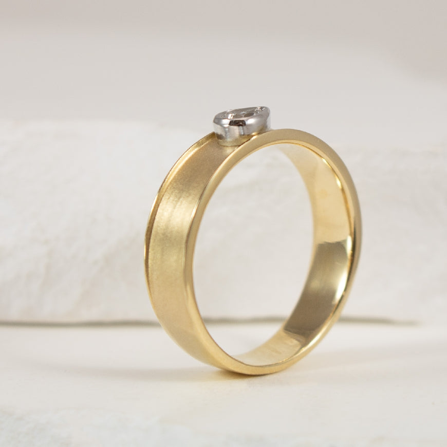 14KY Pear Shape Diamond Brushed Band