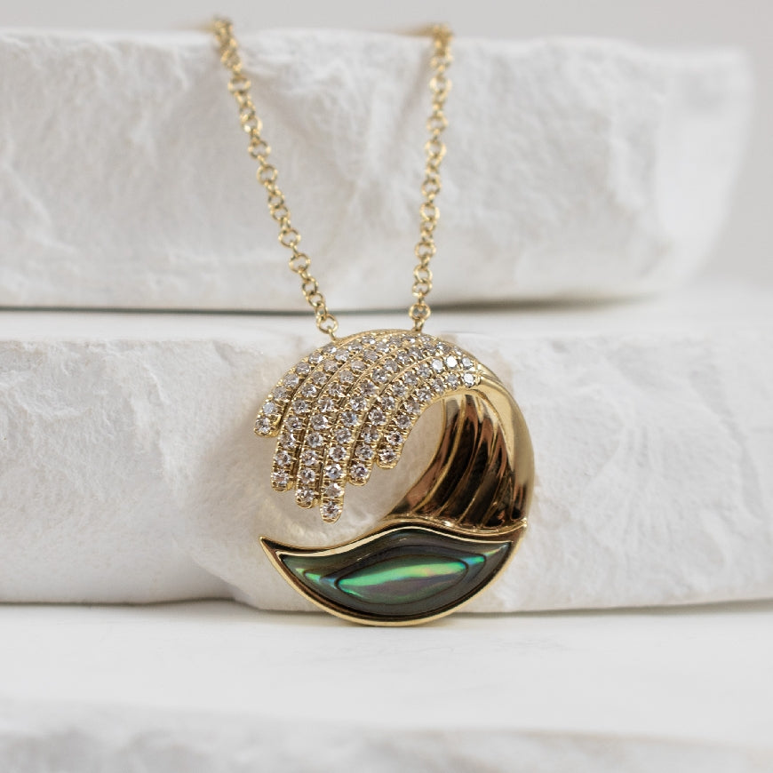 14KY Mother of Pearl & Diamond Wave Necklace      

14K Yellow Gold Bassali Mother of Pearl & Diamond Wave Necklace 

0.17 Total Natural Diamond Weight 

Chain Length 

