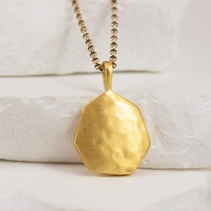 SS/18KY Jorge Revilla 'Essential' Necklace           

Sterling Silver with 18K Yellow Gold Plating Jorge Revilla Necklace

'Essential Collection'

Chain Length 18'
