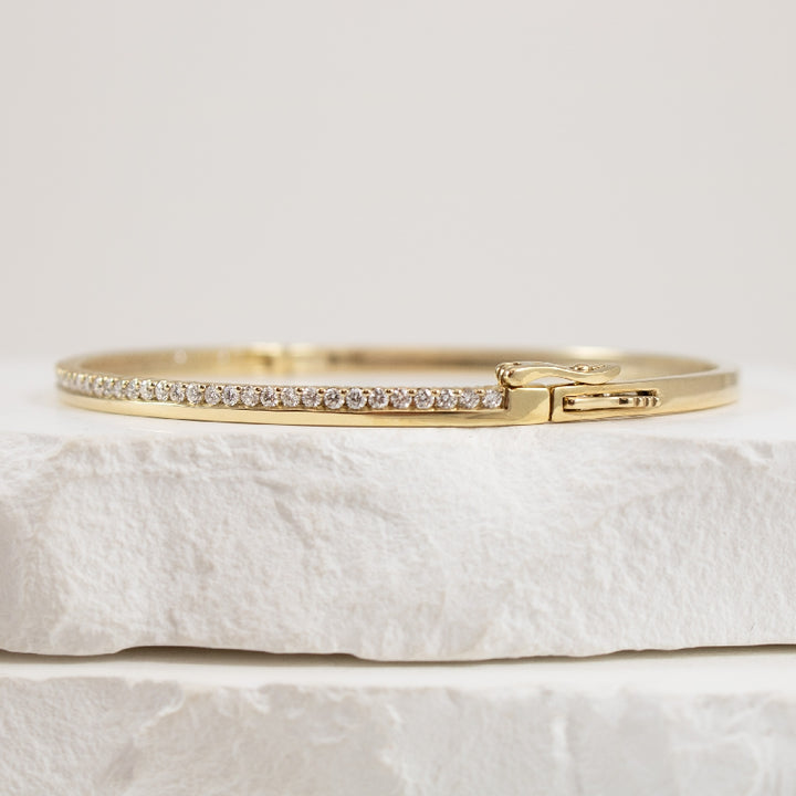 10KY High-Polish & Diamond Hinged Bangle