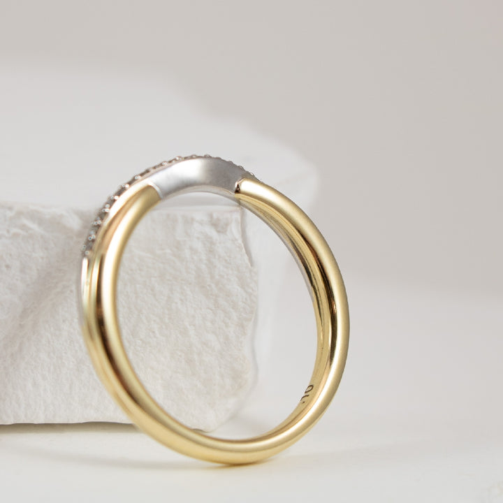 14KY/W Diamond Contour Band