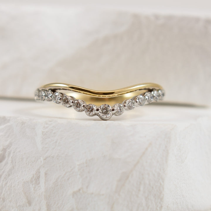 14KY Canadian Double Layer Contour Band    

14K Yellow & White Gold Natural Canadian Diamond Double Layer Contour Band 

0.33 Carats Total Diamond Weight of SI2 Clarity, H Colour 

Finger Size 6.5 