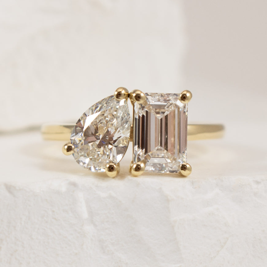14KY Toi et Moi Pear & Emerald Engagement Ring   

14K Yellow Gold Toi et Moi Pear & Emerald Cut Engagment Ring 

1.08 Carat Pear Shaped Lab Grown Diamond of VS1 Clarity, G Colour, Excellent/ Excellent Cut, IGI Certified 

1.54 Carat Emerald Cu