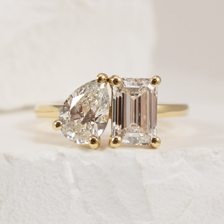 14KY Toi et Moi Pear & Emerald Engagement Ring   

14K Yellow Gold Toi et Moi Pear & Emerald Cut Engagment Ring 

1.08 Carat Pear Shaped Lab Grown Diamond of VS1 Clarity, G Colour, Excellent/ Excellent Cut, IGI Certified 

1.54 Carat Emerald Cu