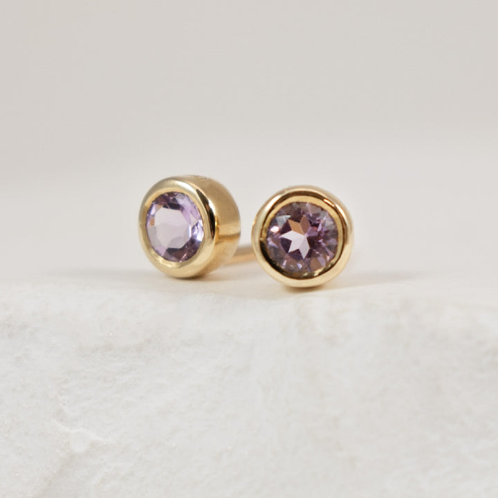 10KY Bezel Set Solitaire Pink Topaz Earrings          

10K Yellow Gold Bezel Set Solitaire Pink Topaz Earrings

Earring Closure Post with Silicone Butterfly Back 

