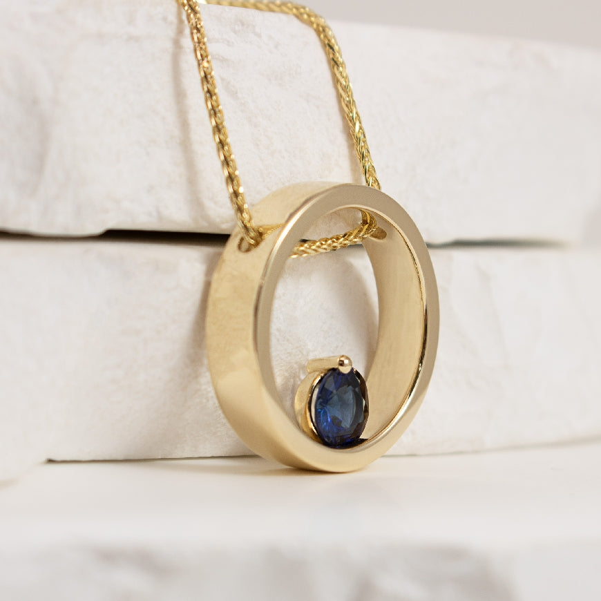 14KY Modern 'Floating' Circle Sapphire Necklace