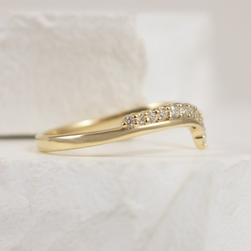 10KY Diamond & High Polish Chevron Band