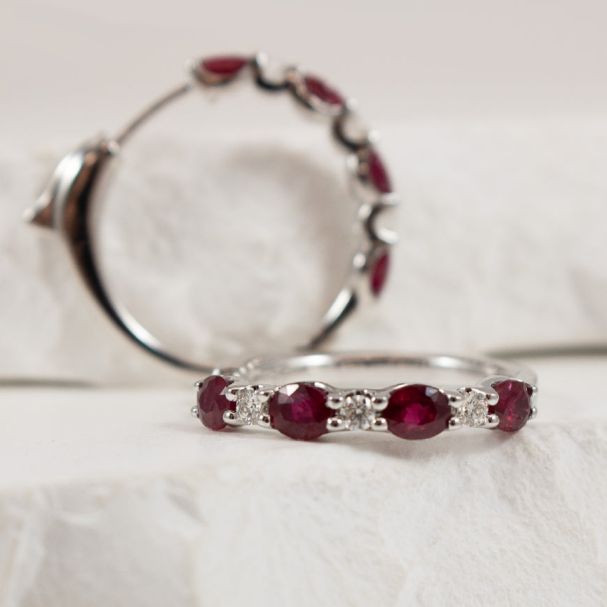 14KW Ruby & Diamond Huggie Hoop Earrings          

14K White Gold Ruby & Diamond Huggie Hoop Earrings 

1.78 Total Ruby Weight 
0.18 Total Natural Diamond Weight 

Earring Closure Huggie Hoop

