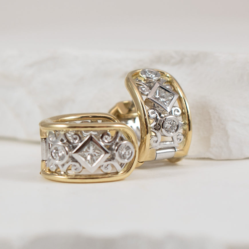 14K Max Strauss Diamond Hoops     

14K Two Tone Max Strauss Natural Diamond Huggie Hoop Earrings

0.37 Total Natural Diamond Weight SI Clarity, G Colour



