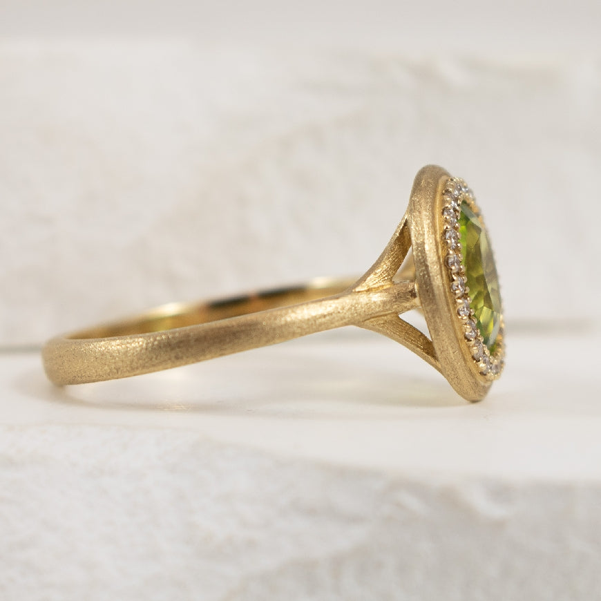 14KY Peridot & Diamond Bezel Set Ring
