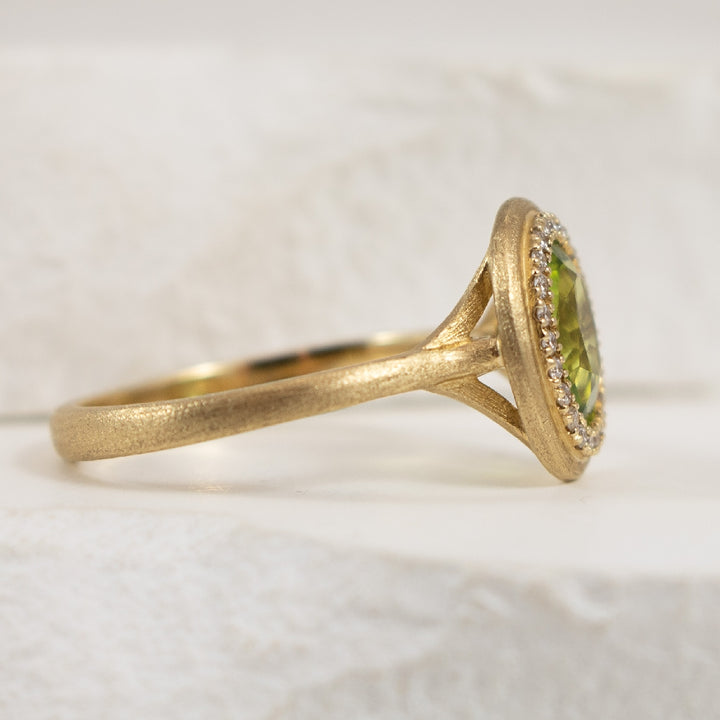 14KY Peridot & Diamond Bezel Set Ring